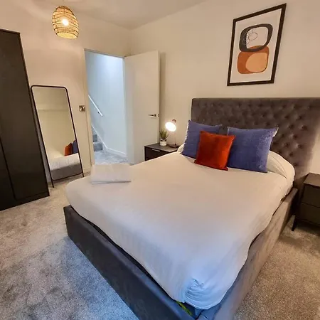 4 Bed Townhouse Free Parking Piccadilly Casa de Férias Manchester