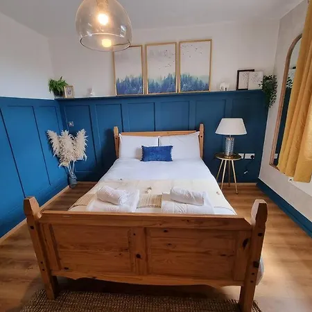 Modern & Stylish Centre Flat * Манчестер