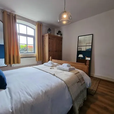 Modern & Stylish Centre Flat Апартаменты *