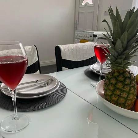 Cosy Cheerful 2 Bedrooms Near Piccadilly, Etihad Stadium Sleeps Up To 5 Сasa de vacaciones