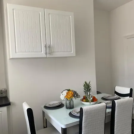 Hébergement de vacances Cosy Cheerful 2 Bedrooms Near Piccadilly, Etihad Stadium Sleeps Up To 5 Manchester