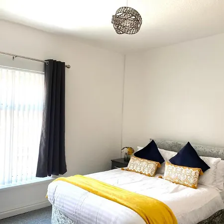 Cosy Cheerful 2 Bedrooms Near Piccadilly, Etihad Stadium Sleeps Up To 5 * Mánchester