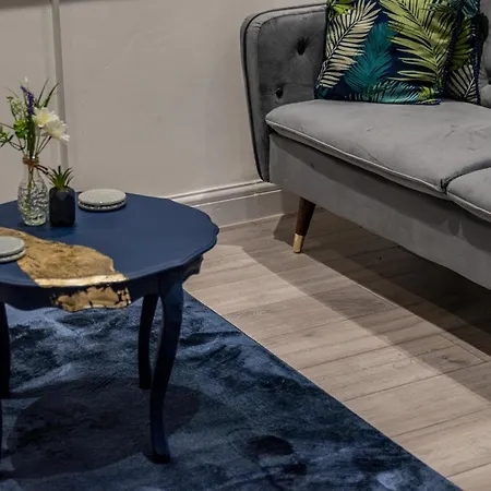 Bv Comfy Spacious 3 Bedroom House At Tatton Street