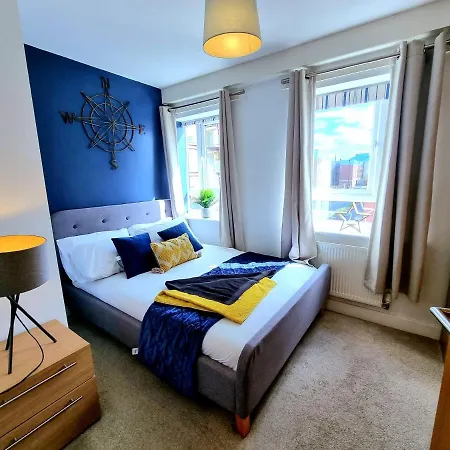 Apartment Luxury 2-bedroom Service With Balcony