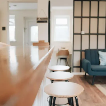 Bee - Byron House 度假居