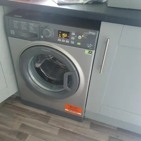 Ferienhaus 4 Bedroom - Sleeps 7 Pet Friendly & Parking Manchester
