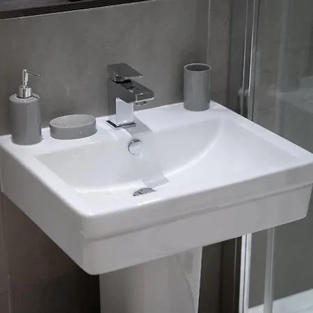 Apartmán Modern 1-bed - Centre - Free Wi-fi - New - *