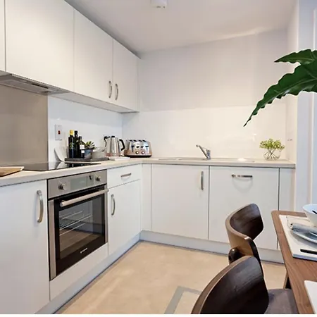 Lovely 1 Bedroom In The City Centre Апартаменты *