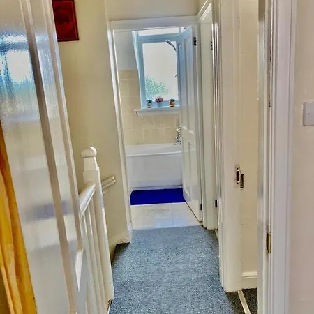 Appartement Modern, Spacious And Comfortable 3 Bedroom Home.