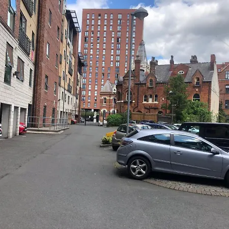 Lovely 2-bedroom Apartment, Free Parking Manchester