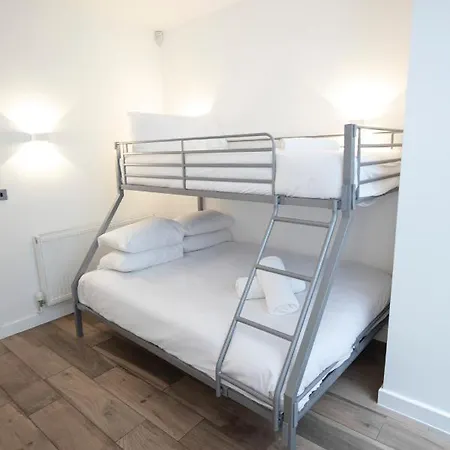 Huge City Centre Townhouse With Roof Terrace Апартаменты *