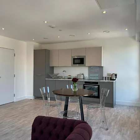 City Superhost Apartment