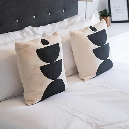 Centre 2-bed - New - Free Wi-fi -