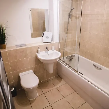 Centre 2-bed - New - Free Wi-fi - * マンチェスター