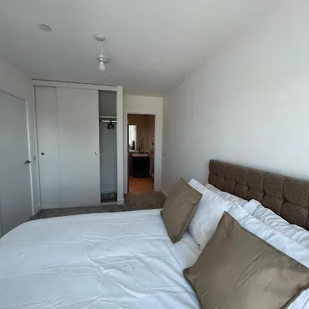 City Superhost Apartment *