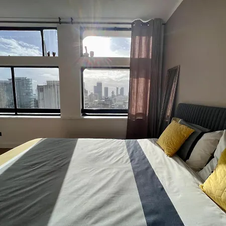 View 2 Bedrooms Flat アパート マンチェスター