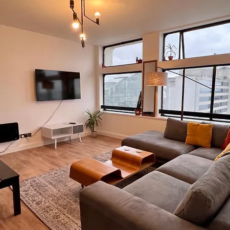 View 2 Bedrooms Flat *