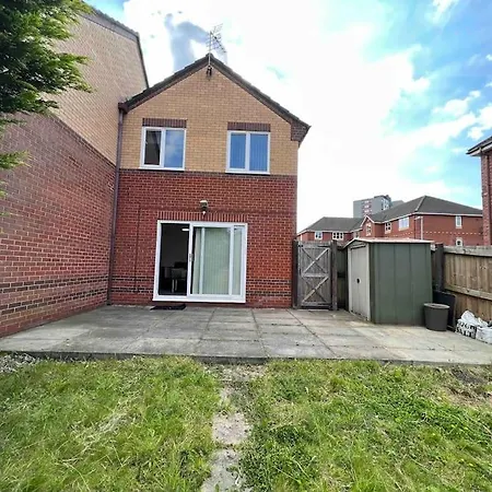 Semesterbostad 3 Bedroom House With Parking