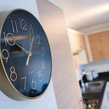 Centre 2-bed - New - Free Wi-fi -