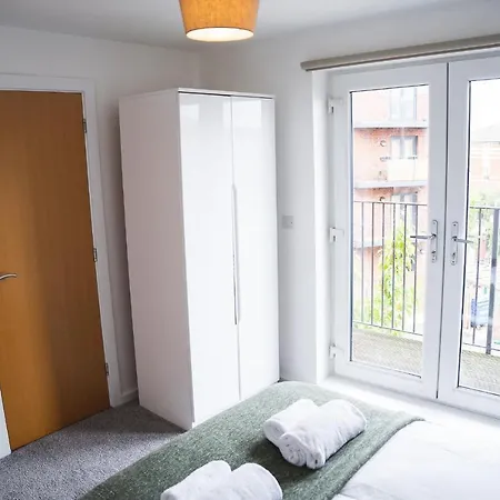 Centre 2-bed - New - Free Wi-fi -