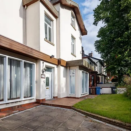 Beautiful 'mayfield' With Private Pool! Manchester