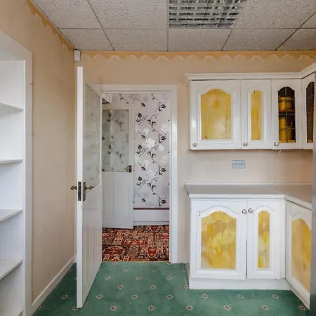 Beautiful 'mayfield' With Private Pool! Casa de Férias Manchester