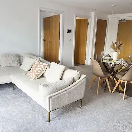 Private Lux Centre In *