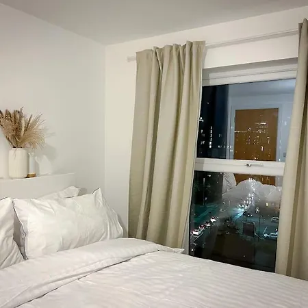 Private Lux Centre In