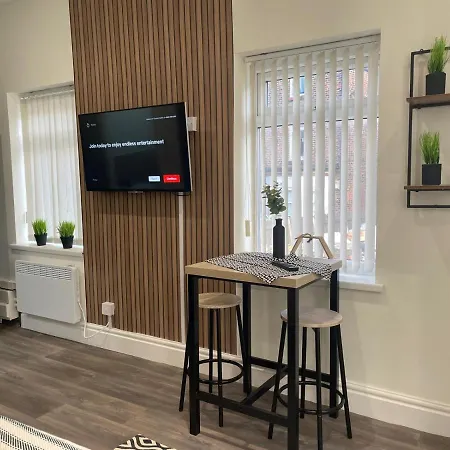 Deluxe Centrally Located In