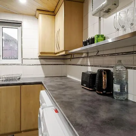 בית נופש Cressingham House מנצ'סטר