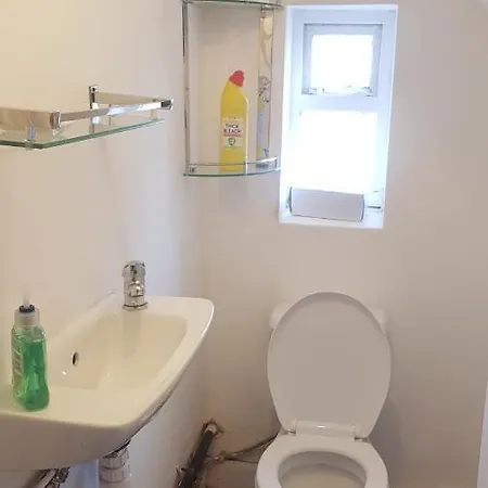 Single Bedroom In Withington M20 1 Single Bed, Rm4 ゲストハウス マンチェスター