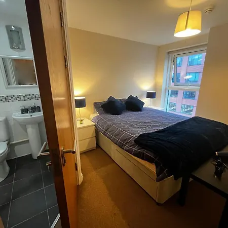 View Spacious 2 Bed 2 Bathrooms