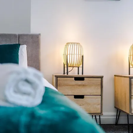 펜션 Three Bedroom With Free Parking *
