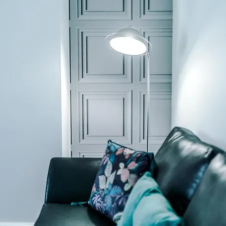 펜션 Three Bedroom With Free Parking 맨체스터