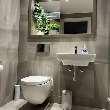 Lejlighed Luxury 2 Bed Apartment, Center, Gym *