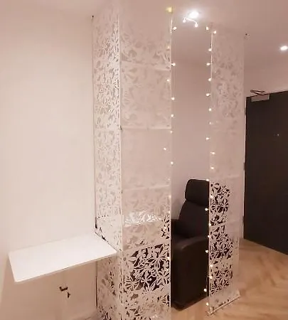 A Cosy Single In Elizabeth Tower