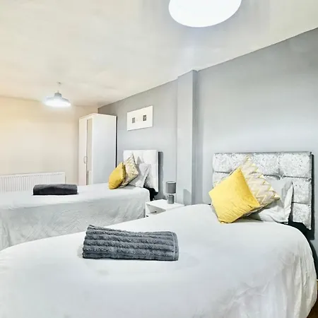 別荘 Lovely 1 Bed House Share! Free Off Road Parking! Large Rear Garden