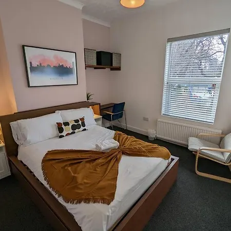 Gloucester Pl - Affordable 3 Bed House Semesterbostad Manchester