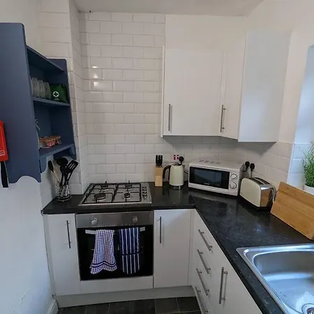 Gloucester Pl - Affordable 3 Bed House 펜션 *