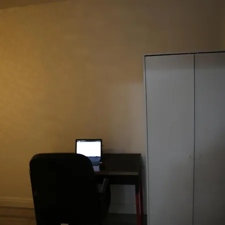 Rostron House Pensjonat