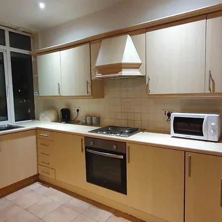Delightful Period Conversion Appartamento