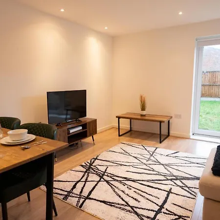 Nyaraló Beautiful 2bd House Minutes From Manchester
