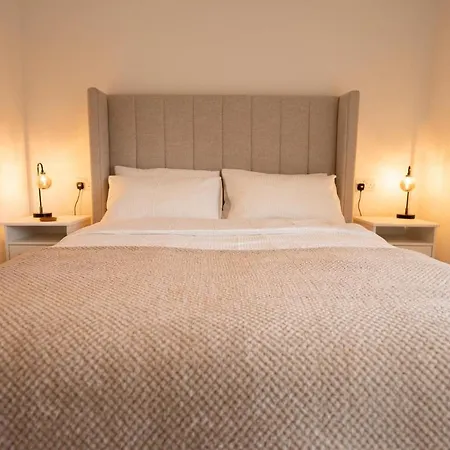 Beautiful 2bd House Minutes From Manchester