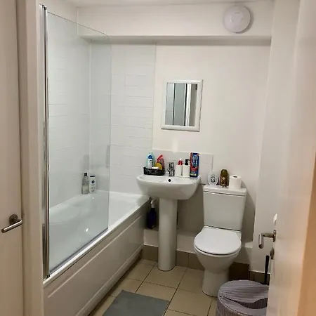 Double Bedroom Central بيت ضيافة *