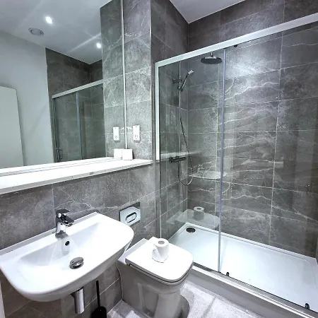 Апартаменты Millionaires Pad - 2 Bedroom Service Манчестер