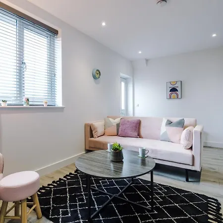דירה The Ecclesian - Upscale Near Trafford Centre & Eccles Train Station מנצ'סטר