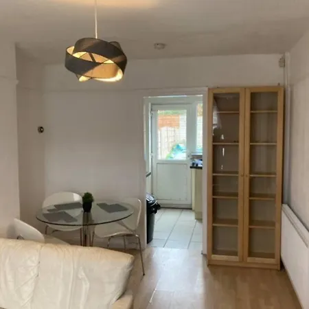 4 Bed Spacious House Holiday home *