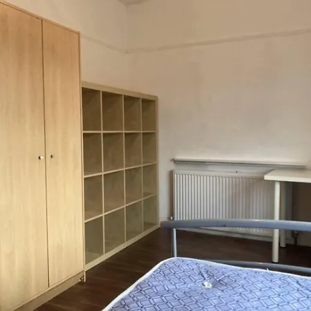 4 Bed Spacious House Holiday home Manchester