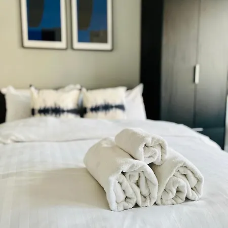 Spectacular Near To Old Trafford Stadium * 曼彻斯特