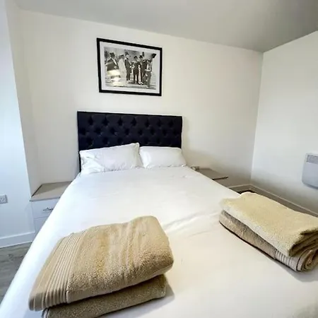 アパート Luxurious View In Salford